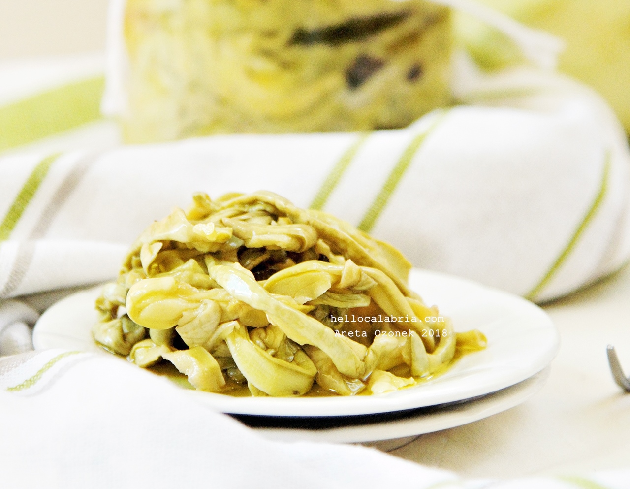 Cukinia w oliwie: kalabryjski, letni przysmak zamknięty w słoiku